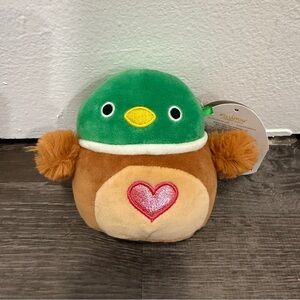 NWT Sqiushmallows 8" Valentine Heart Avery